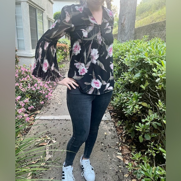 White House Black Market Floral Blouse with Bell Sleeves - Picture 3 of 10